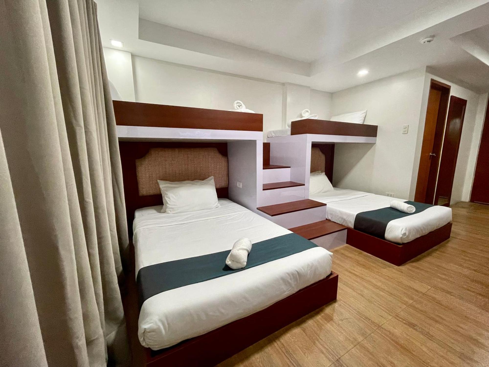 Staycation Hotel San Jose  Exteriör bild