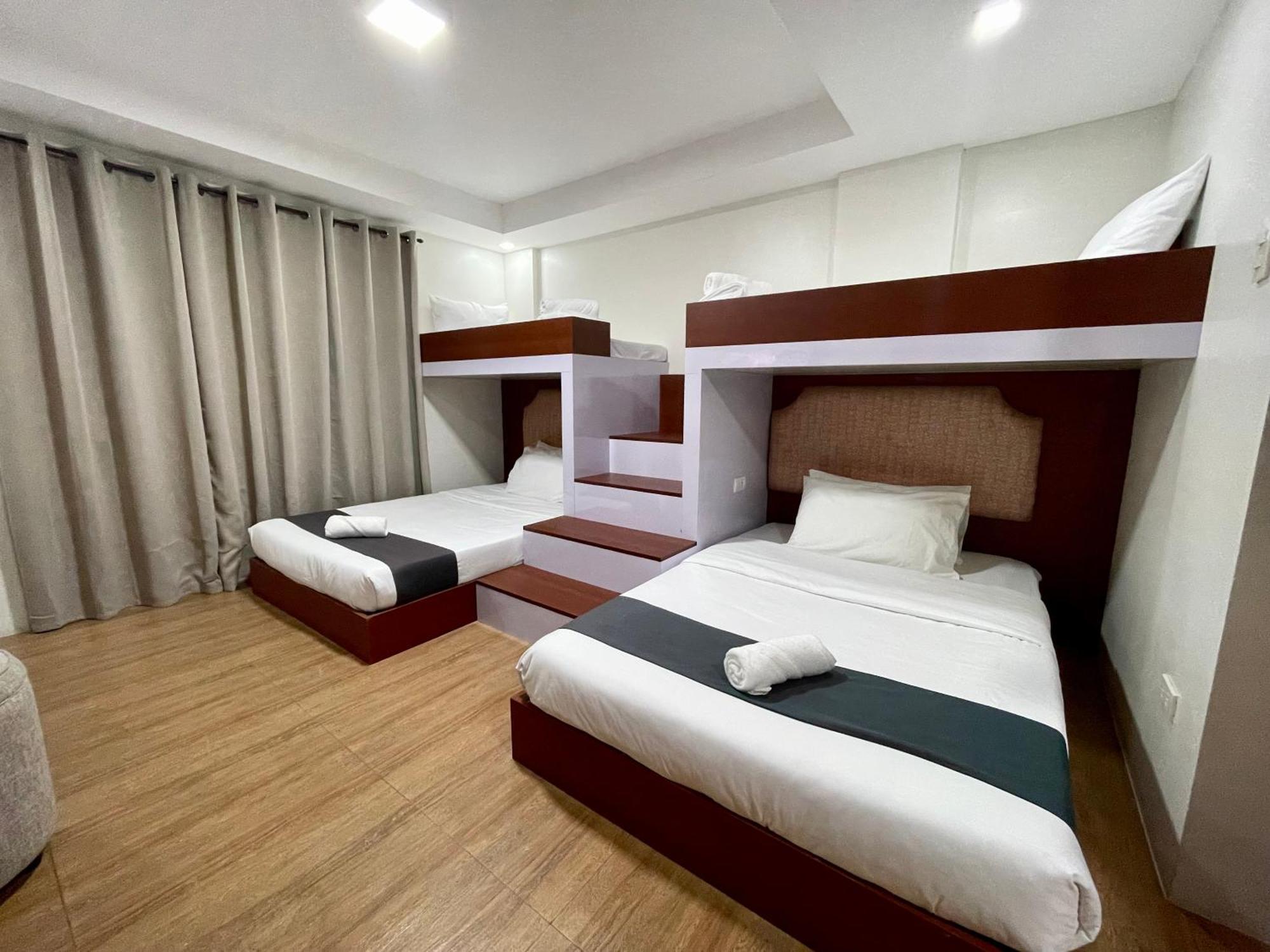 Staycation Hotel San Jose  Exteriör bild