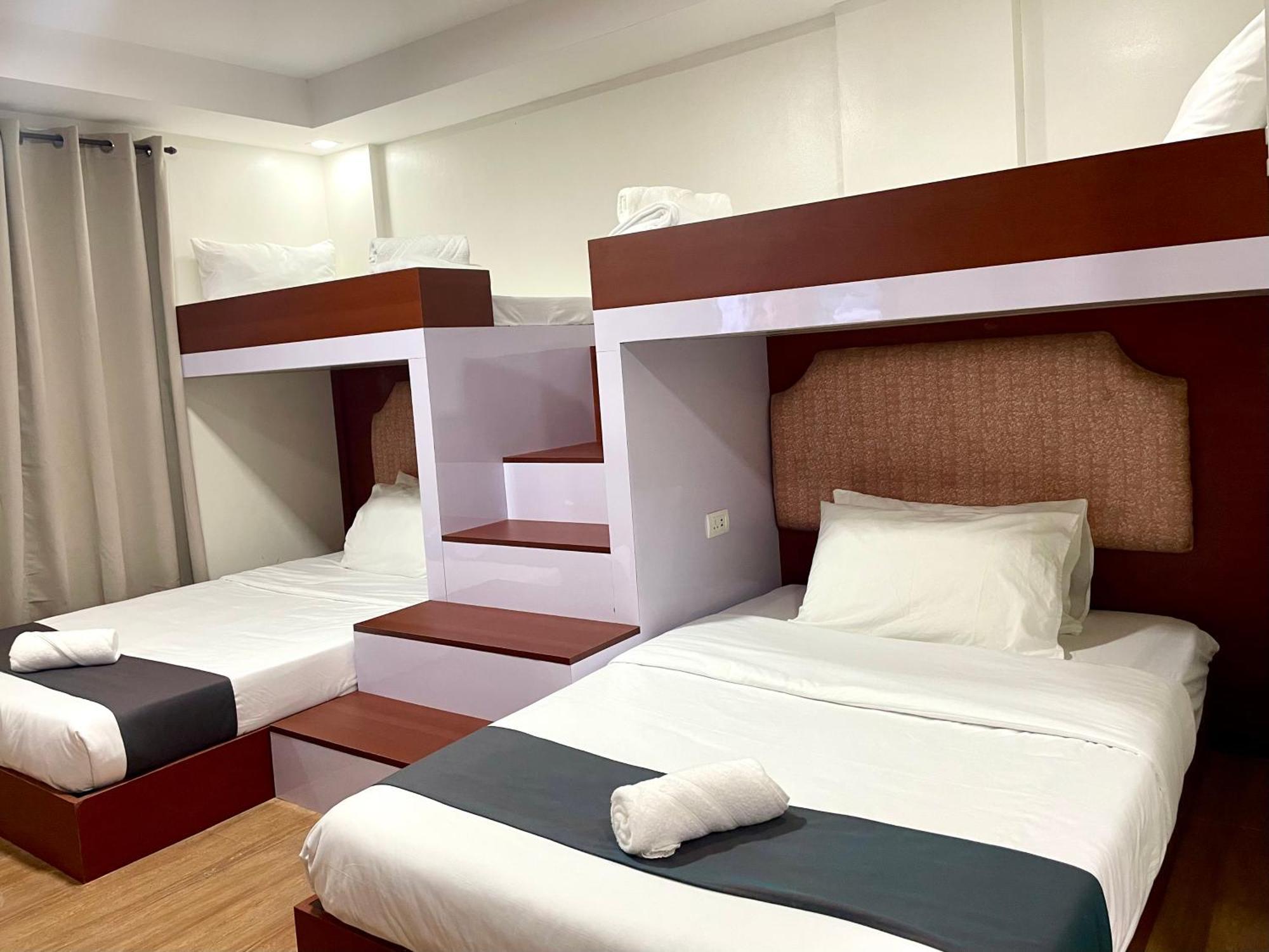Staycation Hotel San Jose  Exteriör bild